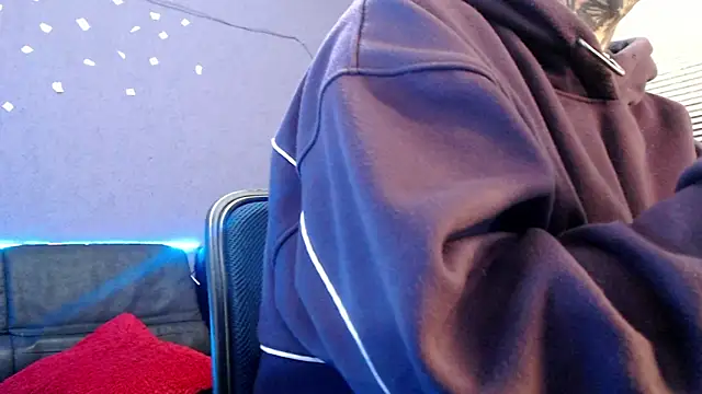 Snapshot of Andy_bapho chatting on 09-19-25, 02:43 Andy bapho online show from 09-19-25, 02:43