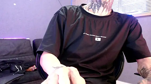 Snapshot of Andy_bapho chatting on 09-28-25, 03:08 Andy bapho online show from 09-28-25, 03:08