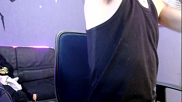 Snapshot of Andy_bapho chatting on 09-29-25, 02:12 Andy bapho online show from 09-29-25, 02:12