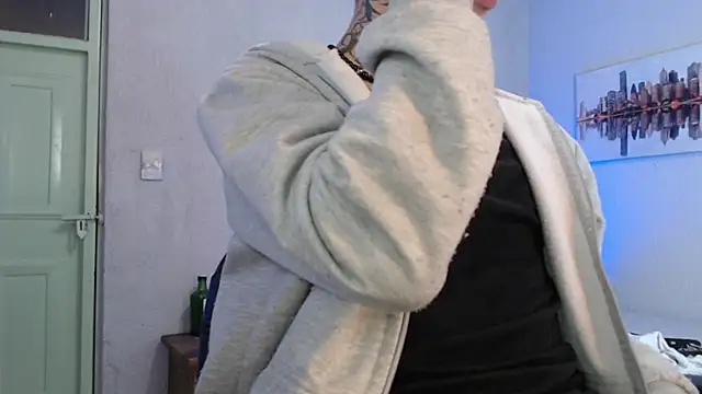 Snapshot of Andy_bapho chatting on 02-05-25, 02:16 Andy bapho online show from 02-05-25, 02:16