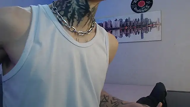 Snapshot of Andy_bapho chatting on 03-21-25, 02:51 Andy bapho online show from 03-21-25, 02:51