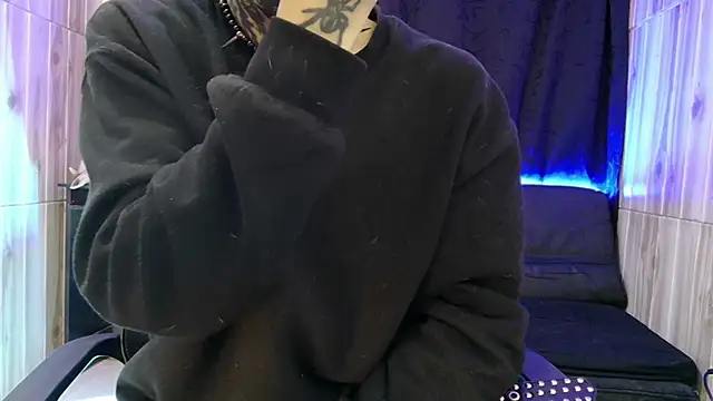 Snapshot of Andy_bapho chatting on 02-20-25, 03:08 Andy bapho online show from 02-20-25, 03:08