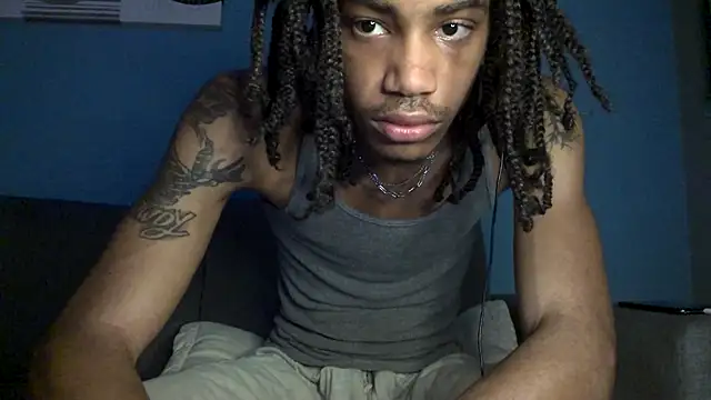 Skinnyblackman online show from 12-20-25, 03:42