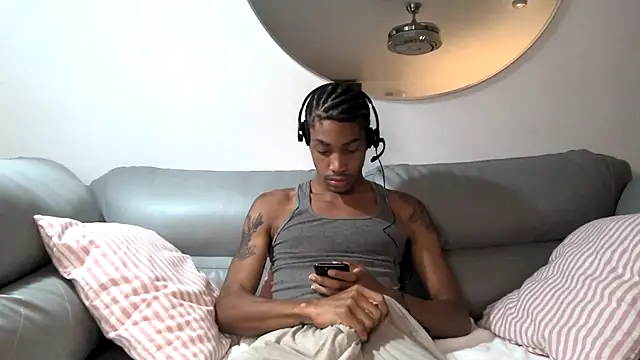 Skinnyblackman online show from 10-05-25, 02:24