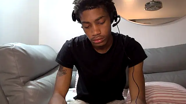 Skinnyblackman online show from 10-10-25, 10:43