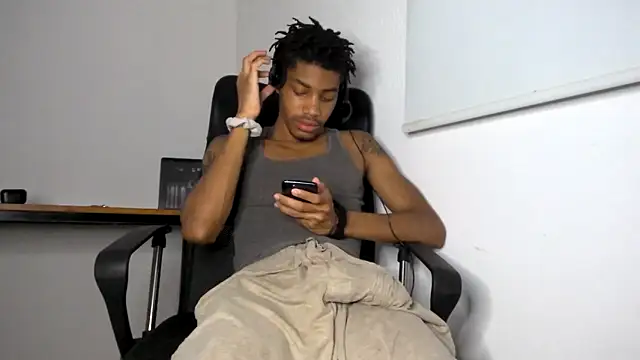 Skinnyblackman online show from 05-17-26, 06:46