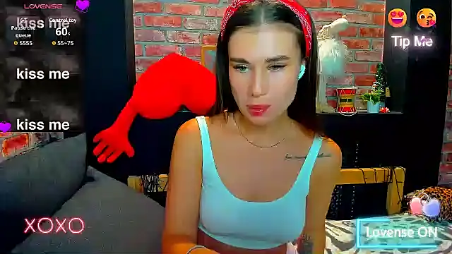 Snapshot of UrJoyy chatting on 10-06-25, 01:12 UrJoyy online show from 10-06-25, 01:12