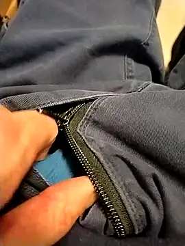 Meriozoro online show from 11-18-25, 03:37