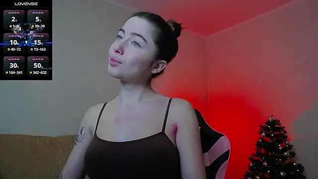 Luxuryalma online show from 12-21-25, 06:04