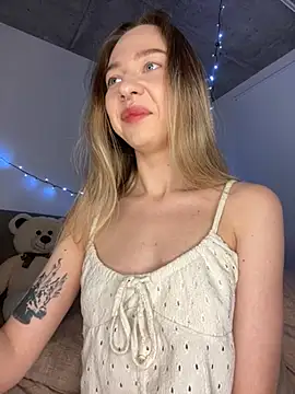 Snapshot of _urbestie_ chatting on 02-08-26, 12:52 urbestie online show from 02-08-26, 12:52