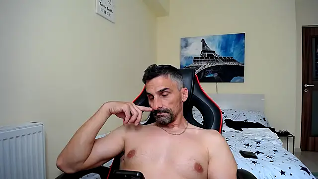 Snapshot of amydamarw chatting on 05-15-26, 02:37 amydamarw online show from 05-15-26, 02:37