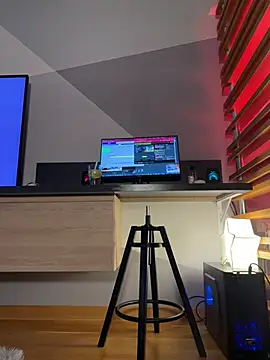 MiaJeanns online show from 01-24-25, 06:14