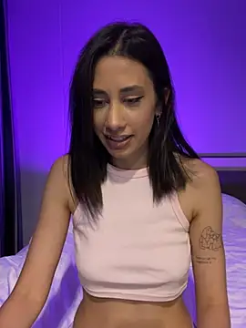 Snapshot of Sophiehii chatting on 01-25-25, 01:08 Sophiehii online show from 01-25-25, 01:08