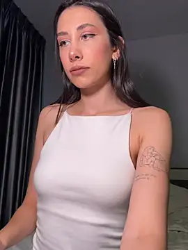 Snapshot of Sophiehii chatting on 02-11-25, 10:25 Sophiehii online show from 02-11-25, 10:25