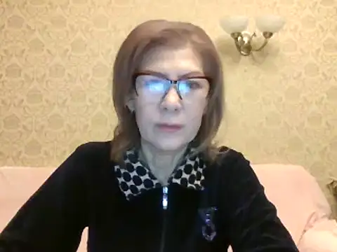 Snapshot of Elegant00Lady chatting on 01-15-25, 06:19 Elegant00Lady online show from 01-15-25, 06:19