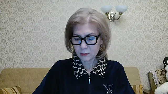 Elegant00Lady online show from 01-14-26, 12:42