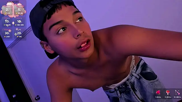 Snapshot of Seductivo_jr chatting on 09-18-25, 07:55 Seductivo jr online show from 09-18-25, 07:55