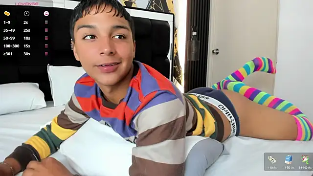 Snapshot of Seductivo_jr chatting on 10-17-25, 03:10 Seductivo jr online show from 10-17-25, 03:10