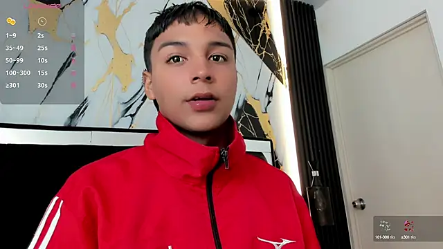 Snapshot of Seductivo_jr chatting on 10-08-25, 04:14 Seductivo jr online show from 10-08-25, 04:14