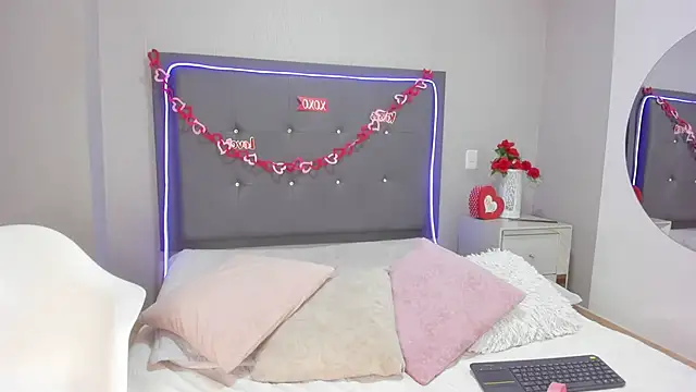 emma lye online show from 04-08-26, 08:43