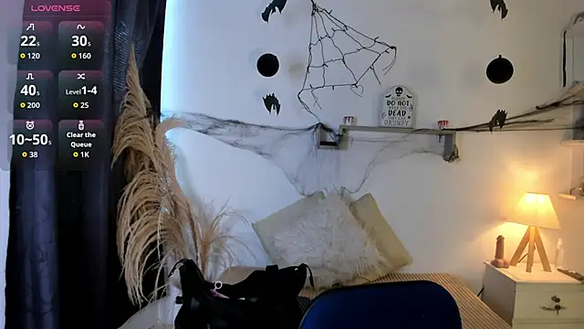 Abigail 29 online show from 10-29-25, 12:15