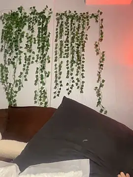 MiaNell online show from 12-20-25, 09:50