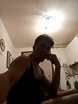 Snapshot of Giocandoassieme chatting on 11-17-25, 10:03 Giocandoassieme online show from 11-17-25, 10:03