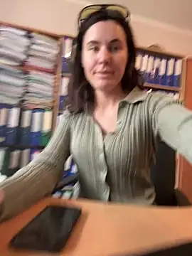 Snapshot of Sara_darling chatting on 03-12-25, 11:21 Sara darling online show from 03-12-25, 11:21