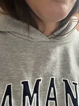 Snapshot of Sara_darling chatting on 11-09-25, 11:36 Sara darling online show from 11-09-25, 11:36