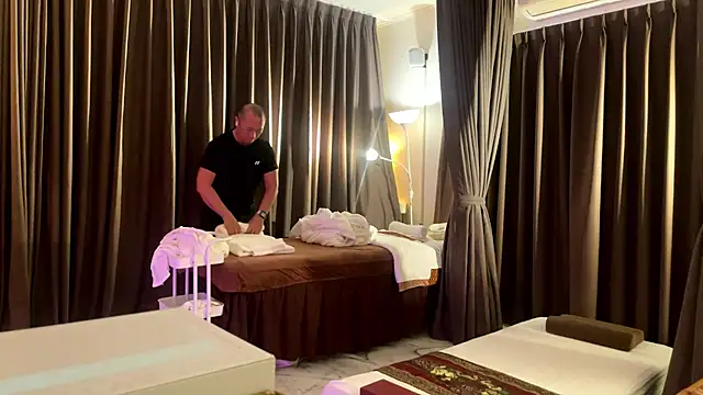 Snapshot of chih515 chatting on 11-05-25, 08:17 chih515 online show from 11-05-25, 08:17