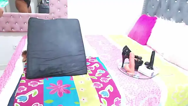 salome ebony online show from 11-16-25, 10:46