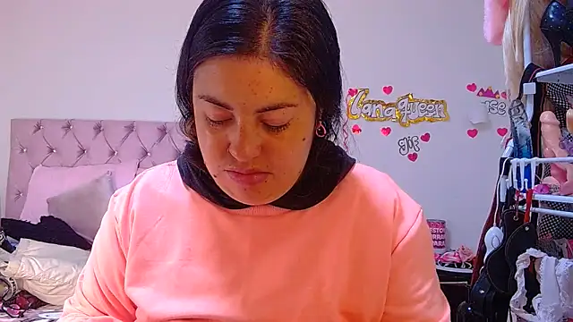 lanaqueen699 online show from 06-10-26, 12:28