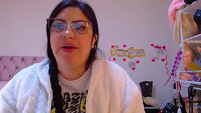 lanaqueen699 online show from 07-09-26, 12:15