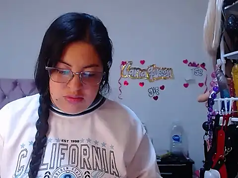 lanaqueen699 online show from 04-14-26, 12:21