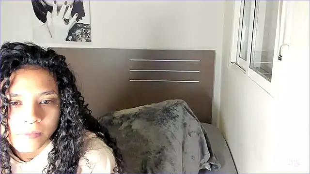 Snapshot of Ama_music chatting on 03-14-25, 09:57 Ama music online show from 03-14-25, 09:57
