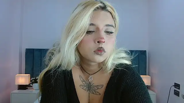 Snapshot of april_bunnyy chatting on 06-12-26, 09:23 april bunnyy online show from 06-12-26, 09:23