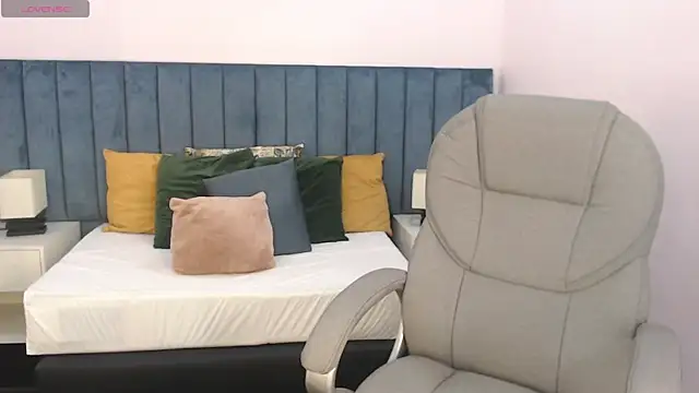 april bunnyy online show from 12-17-25, 08:03