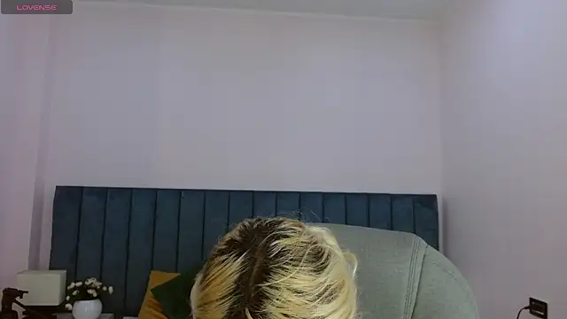 Snapshot of april_bunnyy chatting on 06-16-26, 08:42 april bunnyy online show from 06-16-26, 08:42