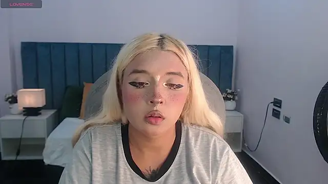 Snapshot of april_bunnyy chatting on 05-14-26, 08:39 april bunnyy online show from 05-14-26, 08:39