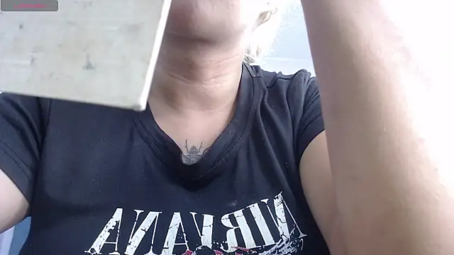 Snapshot of april_bunnyy chatting on 05-12-26, 06:58 april bunnyy online show from 05-12-26, 06:58