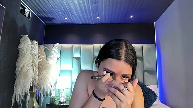 Larabrooks online show from 11-26-25, 07:03