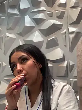 Larabrooks online show from 10-01-25, 06:23