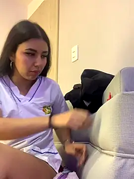 Larabrooks online show from 11-24-25, 06:52