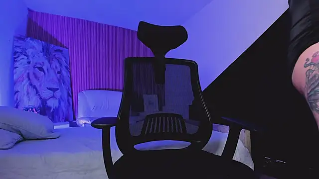 Melany Luv online show from 10-28-25, 10:41