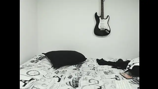 Snapshot of amydeepqueen chatting on 01-08-26, 12:11 amydeepqueen online show from 01-08-26, 12:11