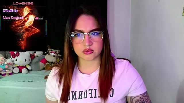 Snapshot of lucycherry__ chatting on 02-25-26, 06:46 lucycherry online show from 02-25-26, 06:46