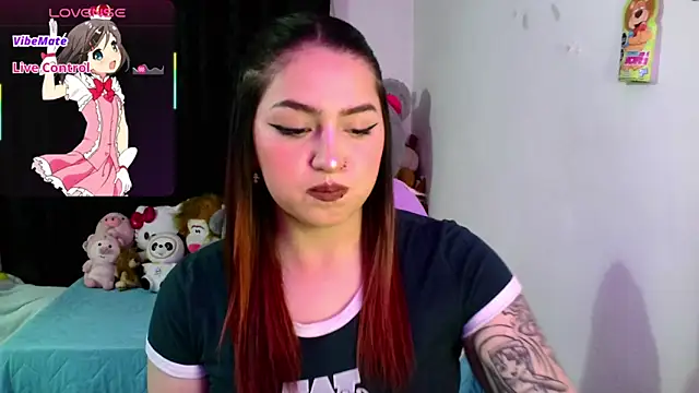 Snapshot of lucycherry__ chatting on 02-13-26, 04:56 lucycherry online show from 02-13-26, 04:56