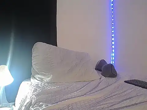 Snapshot of GerardSmitt chatting on 10-17-25, 03:10 GerardSmitt online show from 10-17-25, 03:10
