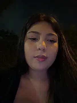 Snapshot of Maii_chan chatting on 03-01-25, 01:43 Maii chan online show from 03-01-25, 01:43