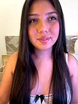 Snapshot of Maii_chan chatting on 10-25-25, 04:00 Maii chan online show from 10-25-25, 04:00